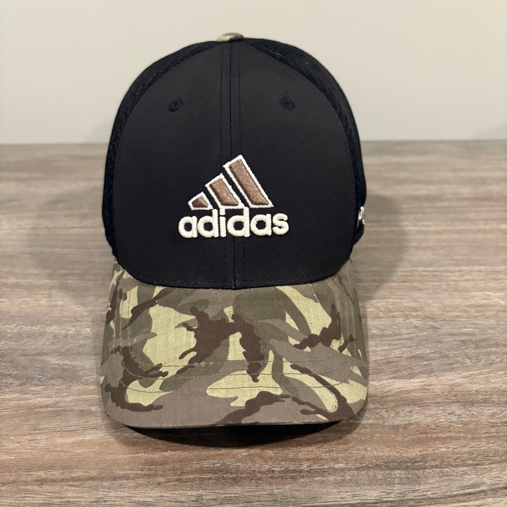 NWOT Adidas + TaylorMade Golf Cap Flex-Fit S/M Camo Black Lrg Logo Three Stripes